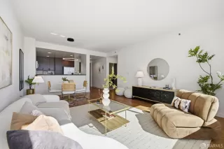 Photo #1: 426111982 Listing