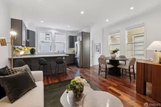 Photo #2: 426112188 Listing