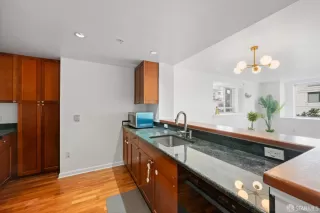 Photo #6: 426112220 Listing 