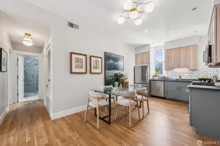 Photo #2: 426112629 Listing