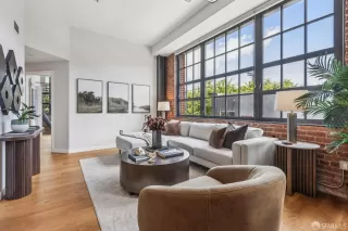 Photo #2: 426112677 Listing 