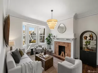 Photo #1: 426112839 Listing