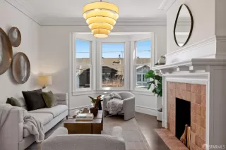 Photo #4: 426112839 Listing