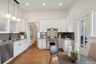 Photo #3: 426112845 Listing 