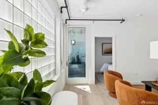 Photo #5: 426112874 Listing