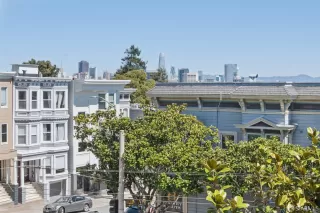 Photo #4: 426113044 Listing