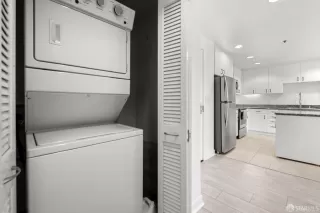 Photo #5: 426113201 Listing