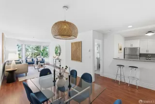 Photo #4: 426113213 Listing