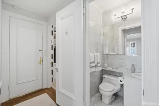 Photo #5: 426113218 Listing