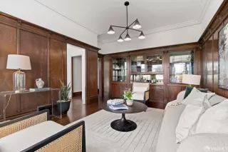 Photo #6: 426113392 Listing