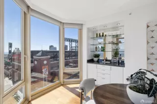 Photo #2: 426113756 Listing