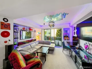 Photo #2: 426113802 Listing 