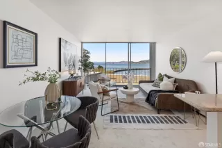 Photo #4: 426113864 Listing