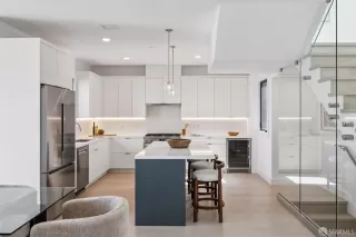 Photo #6: 426113949 Listing