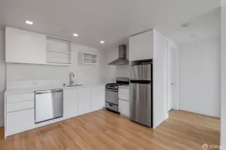 Photo #3: 426113997 Listing