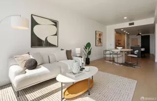 Photo #3: 426114062 Listing