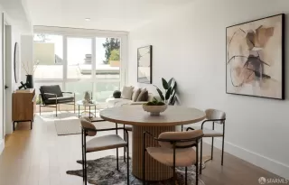 Photo #6: 426114062 Listing