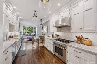 Photo #4: 426114393 Listing 