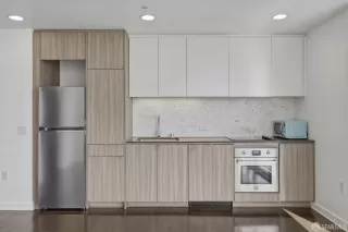 Photo #5: 426114409 Listing