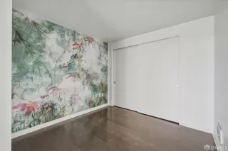 Photo #6: 426114409 Listing