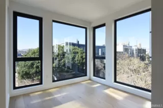 Photo #2: 426114434 Listing 