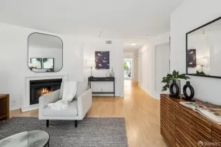 Photo #6: 426114721 Listing