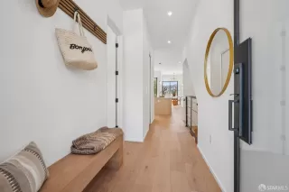 Photo #5: 426114763 Listing