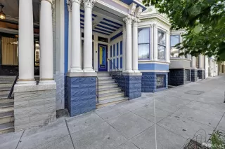 Photo #3: 426114935 Listing