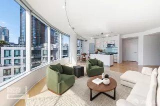 Photo #5: 426114959 Listing