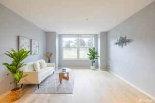 Photo #2: 426114992 Listing 