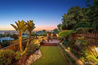 Photo #1: 426115014 Listing