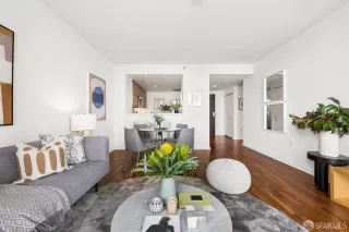 Photo #4: 426115049 Listing 