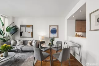 Photo #6: 426115049 Listing 