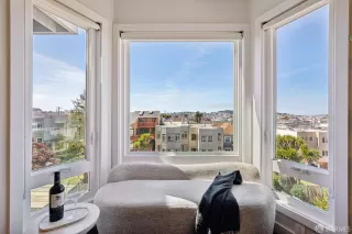 Photo #5: 426115100 Listing