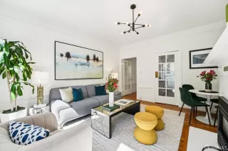 Photo #6: 426115139 Listing