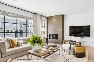 Photo #2: 426115223 Listing 