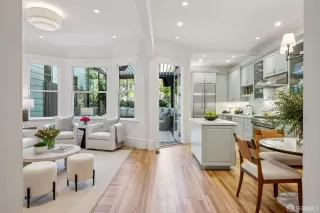 Photo #4: 426115240 Listing