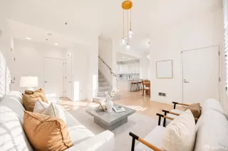 Photo #2: 426115248 Listing 