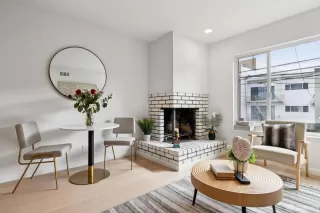 Photo #4: 426115328 Listing 