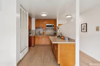 Photo #6: 426115328 Listing 