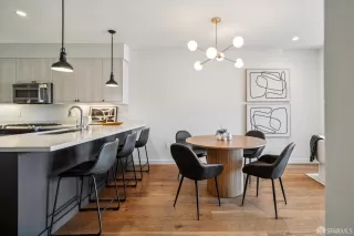 Photo #5: 426115489 Listing 