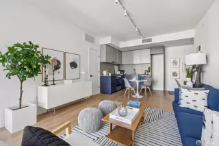 Photo #5: 426115585 Listing 