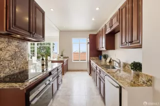Photo #2: 426115608 Listing