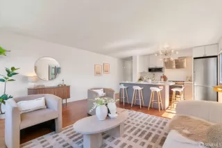 Photo #1: 426115614 Listing 