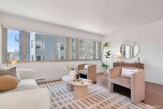 Photo #3: 426115614 Listing 