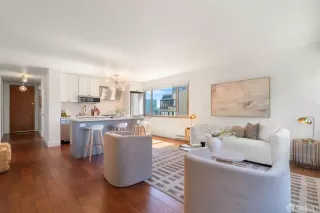 Photo #5: 426115614 Listing 