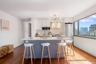 Photo #6: 426115614 Listing 