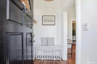 Photo #4: 426115870 Listing