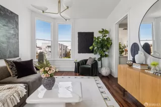 Photo #6: 426116036 Listing