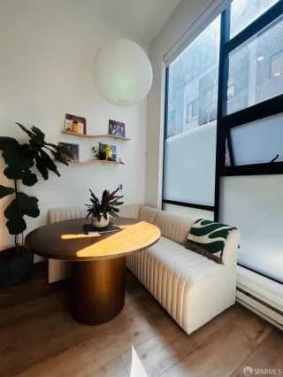 Photo #3: 426116060 Listing 